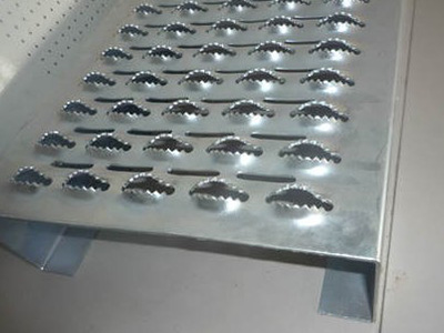 鳄鱼嘴防滑板 - 安平县集磊丝网制品有限公司图片3