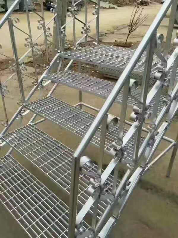 钢结构楼梯踏步板图片3