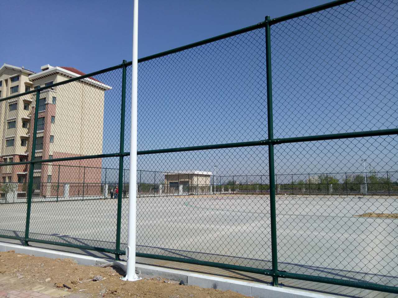 包塑球场围网 /集磊球场围网厂家图片2