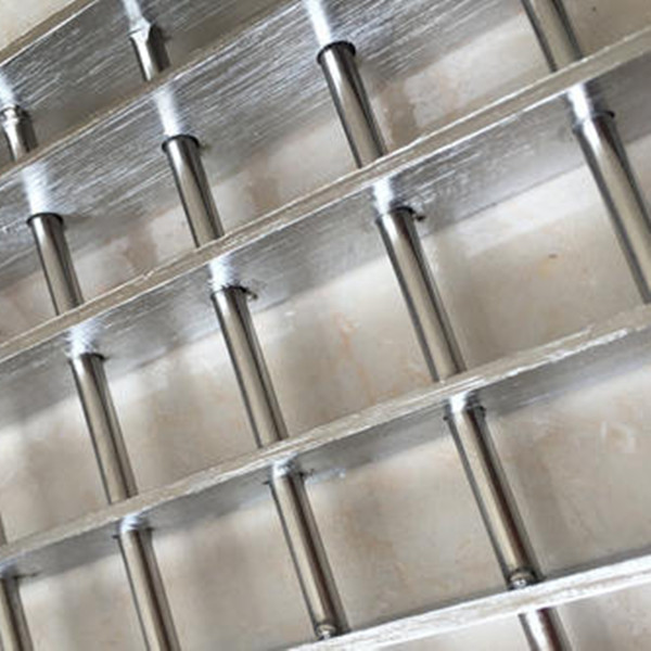 不锈钢穿条格栅板