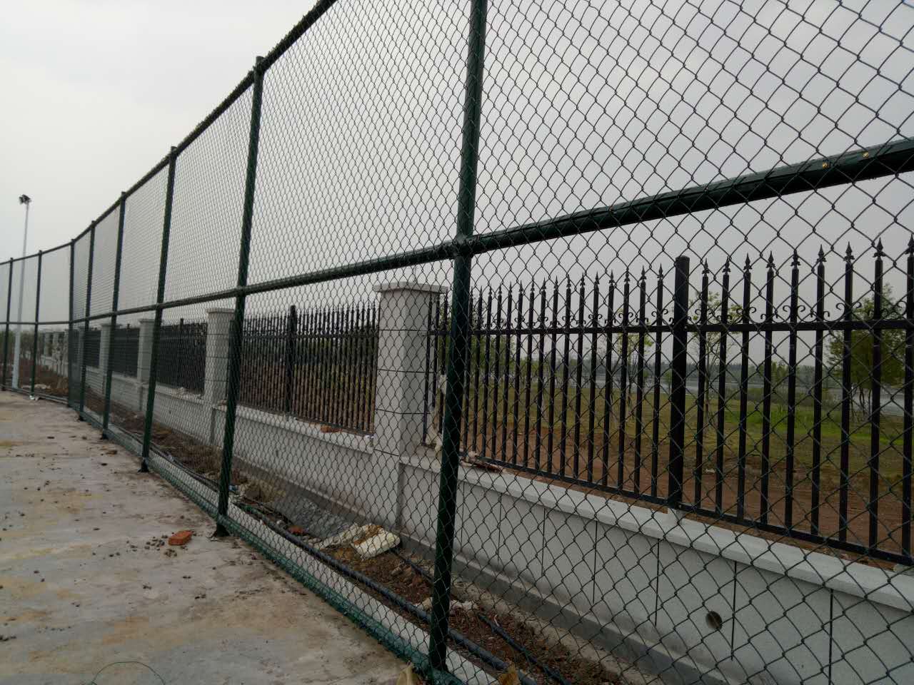 球场围网灯柱图片2