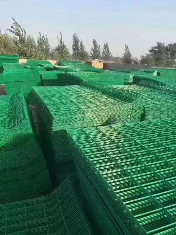 绿色公路护栏网|铁丝护栏网绿色金属围网|集磊护栏网厂家销售批发图片4
