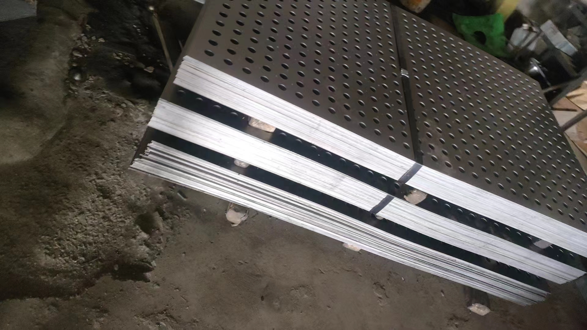 冷库钢构平台圆孔板 冷气排出圆孔冲孔网图片2